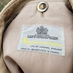 Aquascutum Trenchcoat Khaki Weather Resistant Wool